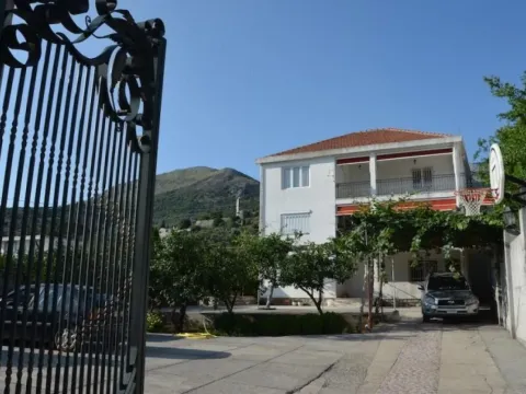 Sale, house, 324m², Bar, Crna Gora - image 1