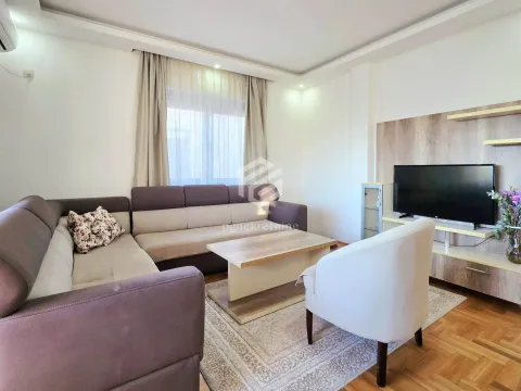 Izdavanje, dvosoban stan, 76m², Stari Aerodrom, Podgorica - image 3
