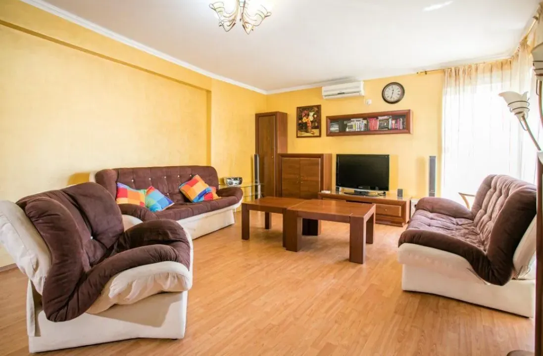 Izdavanje, trosoban stan, 125m², Rafailovići, Budva