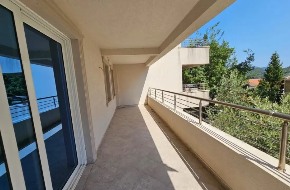 Sale, two bedroom apartment, 105m², Petrovac, Budva