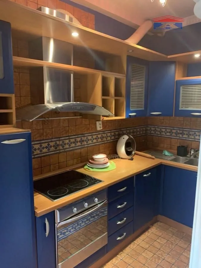 Izdavanje, dvosoban stan, 64m², Centar, Novi Sad