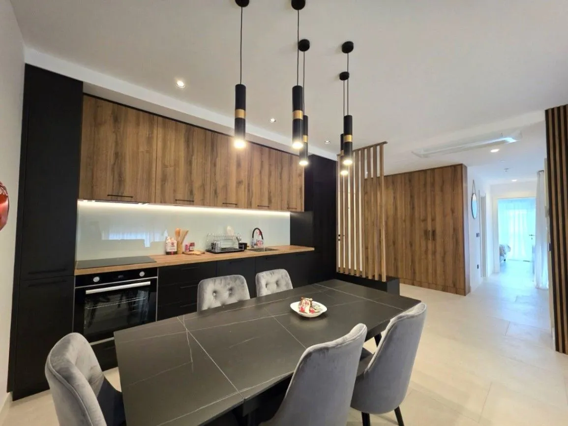 Prodaja, dvosoban stan, 62m², Radovići, Tivat