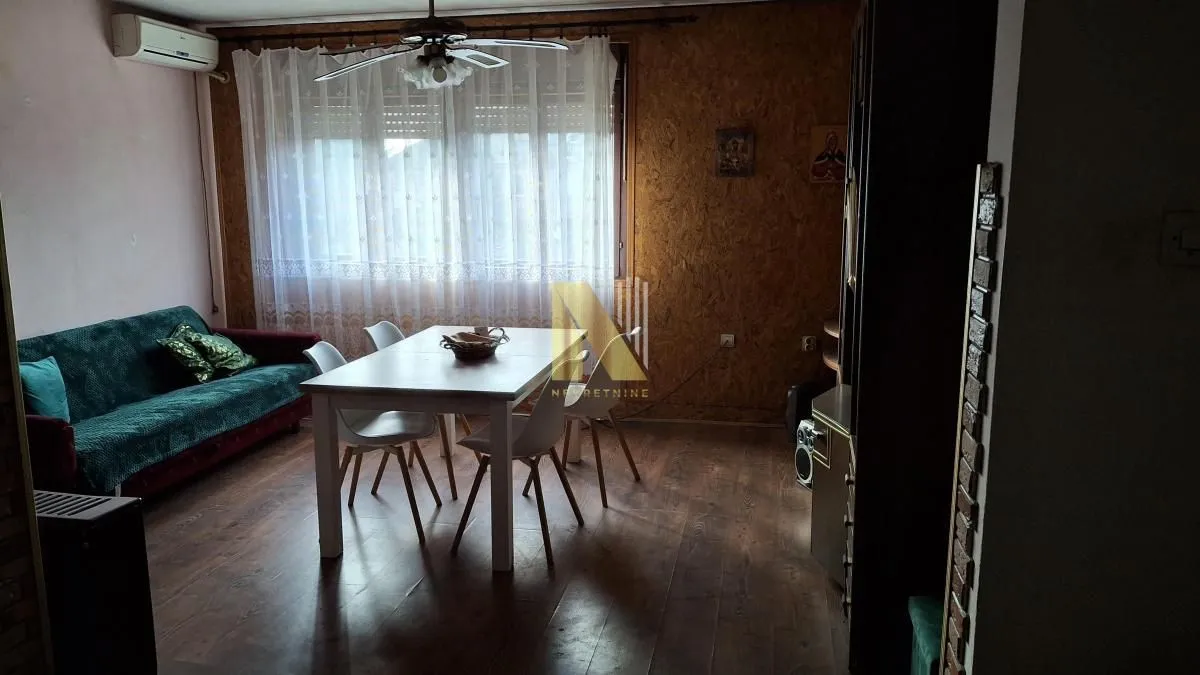 Sale, house, 450m², Veternik, Novi Sad Sve Podlokacije