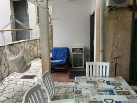 Sale, one bedroom apartment, 66m², Petrovac, Budva - image 2