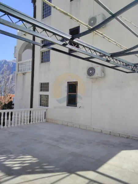 Sale, house, 800m², Stoliv, Kotor