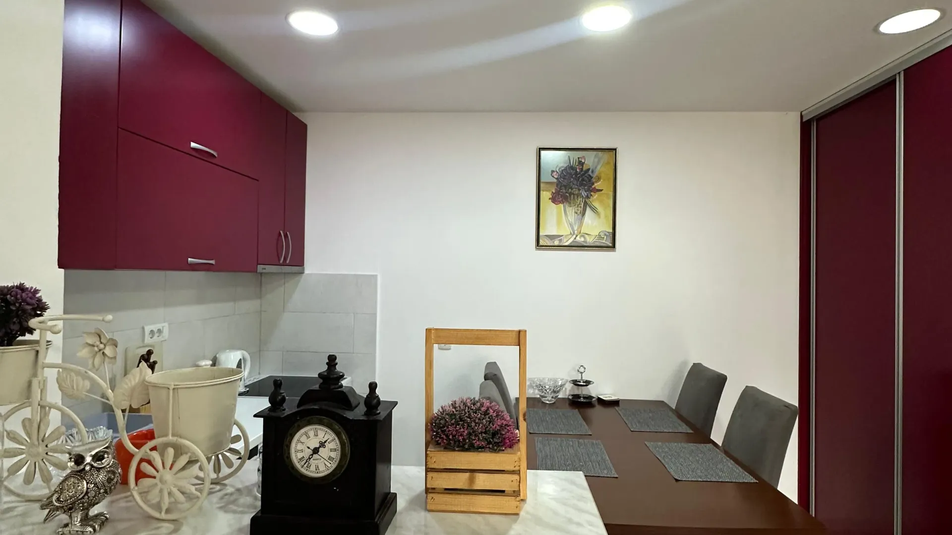 Rent, three bedroom apartment, 70m², Dumidran, Tivat