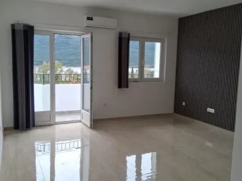 Prodaja, jednosoban stan, 44m², Kumbor, Herceg Novi - image 1