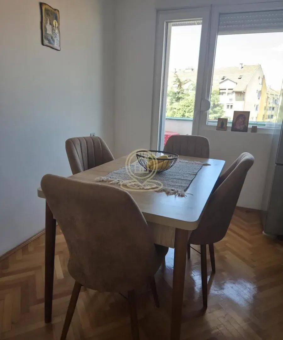 Prodaja, trosoban stan, 75m², Medijana, Niš