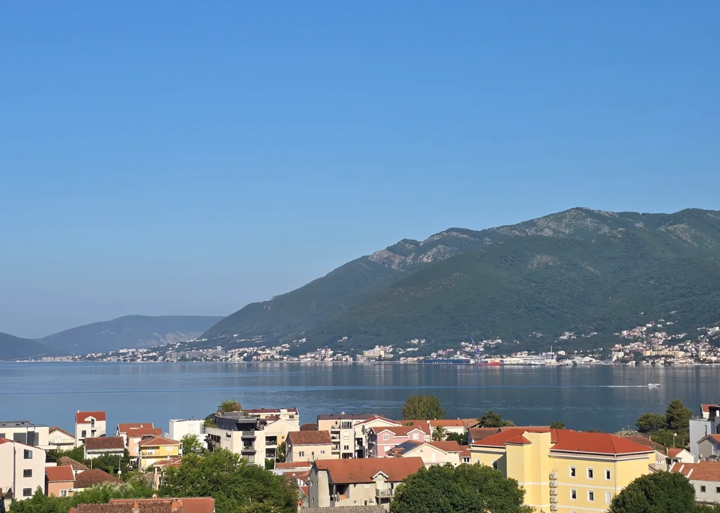 Prodaja, dvosoban stan, 51m², Donja Lastva, Tivat