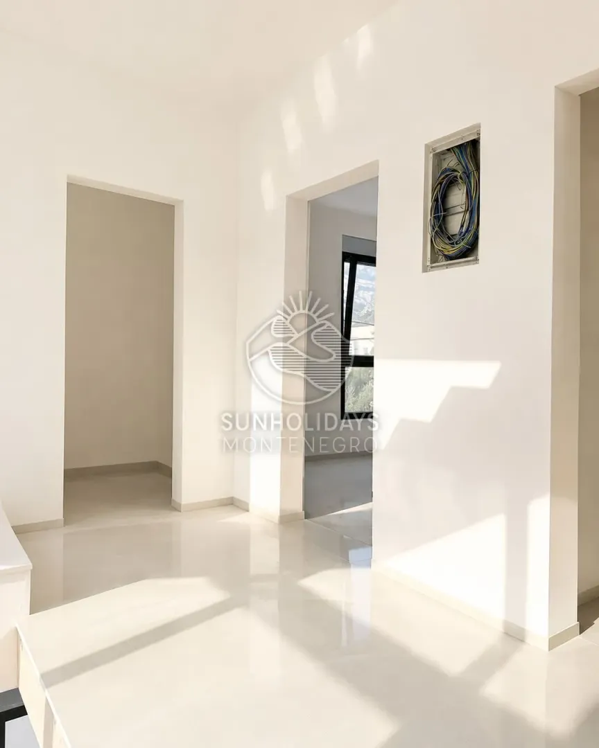 Prodaja, kuća, 280m², Polje, Bar