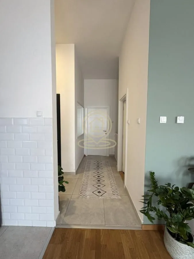 Prodaja, trosoban stan, 86m², Petrovaradin, Novi Sad
