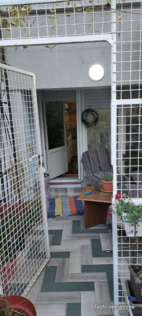 Prodaja, trosoban stan, 60m², Novi Sad, Srbija