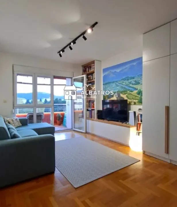 Prodaja, jednosoban stan, 51m², Centar, Bar