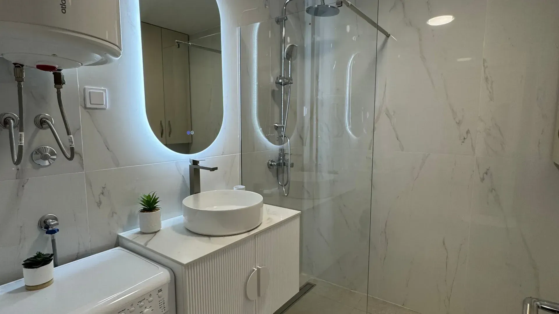 Sale, two bedroom apartment, 74m², Bečići, Budva