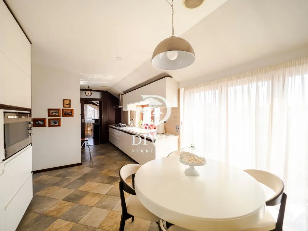 Sale, four bedroom apartment, 97m², Kalenić Pijaca, Vračar Sve Podlokacije