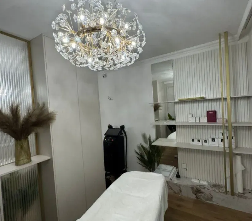 Izdavanje, poslovni prostor, 59m², Kod Big Fashion-a, Podgorica