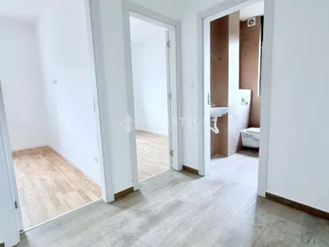 Izdavanje, dvosoban stan, 64m², Tološi, Podgorica - image 9