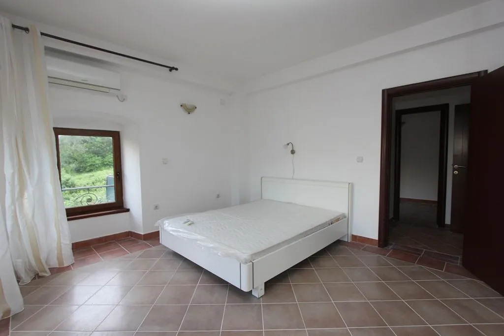 Sale, house, 220m², Prčanj, Kotor