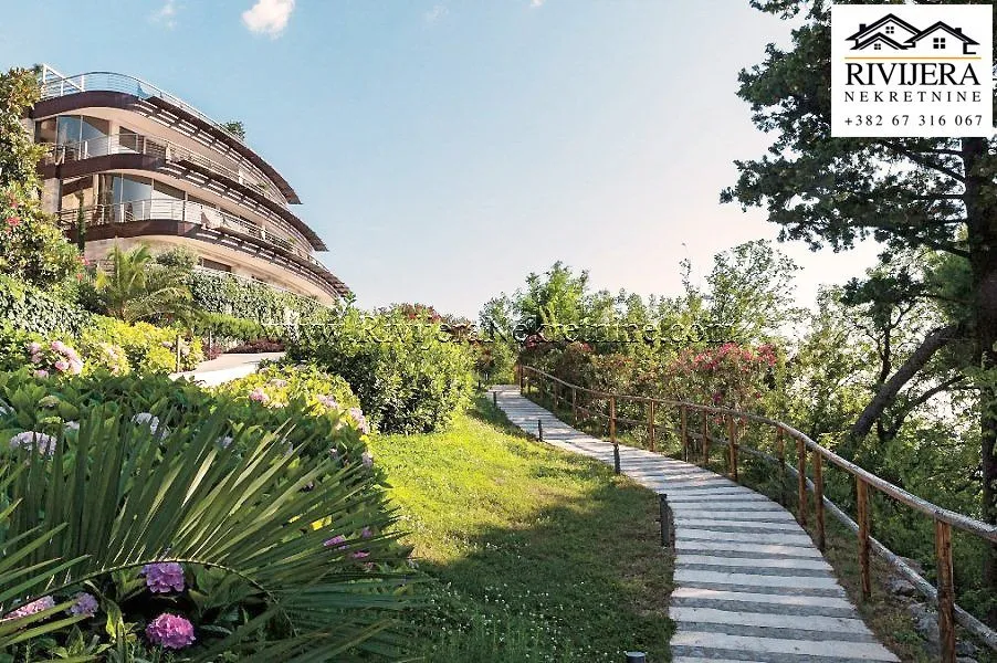 Sale, two bedroom apartment, 146m², Bečići, Budva