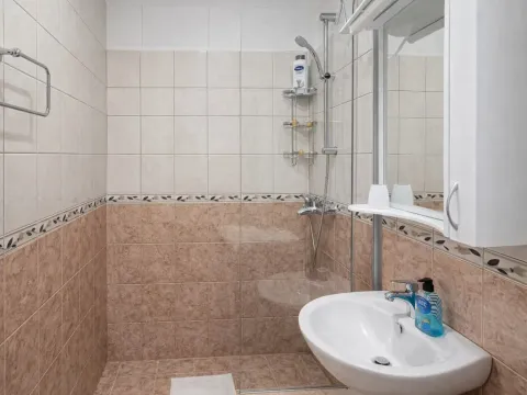 Prodaja, jednosoban stan, 42m², Stari Grad Kotor, Kotor - image 13