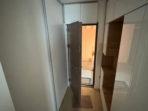 Rent, one bedroom apartment, 50m², Centar, Bar - image 8