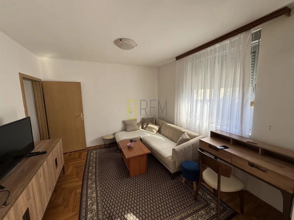 Izdavanje, jednosoban stan, 42m², Momišići, Podgorica