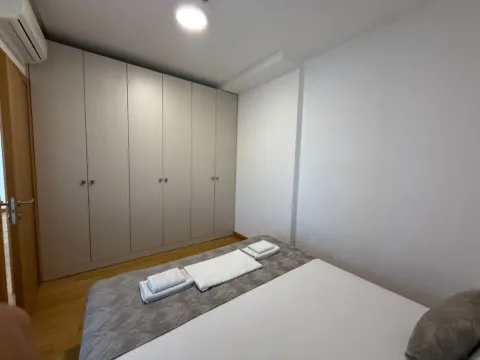 Izdavanje, dvosoban stan, 73m², Centar, Budva - image 11