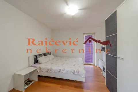 Sale, house, 260m², Resnik, Beograd - image 17
