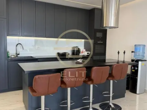 Prodaja, kuća, 173m², Sremska Kamenica, Petrovaradin - image 10