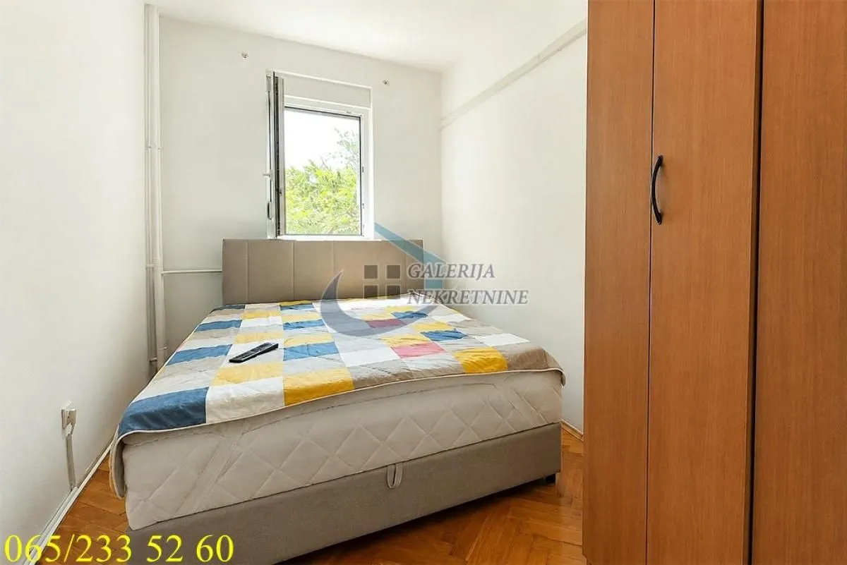 Prodaja, dvosoban stan, 72m², Centar, Inđija