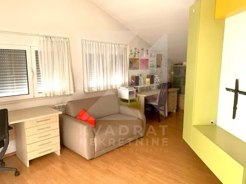 Izdavanje, kuća, 240m², Donja Gorica, Podgorica - image 10