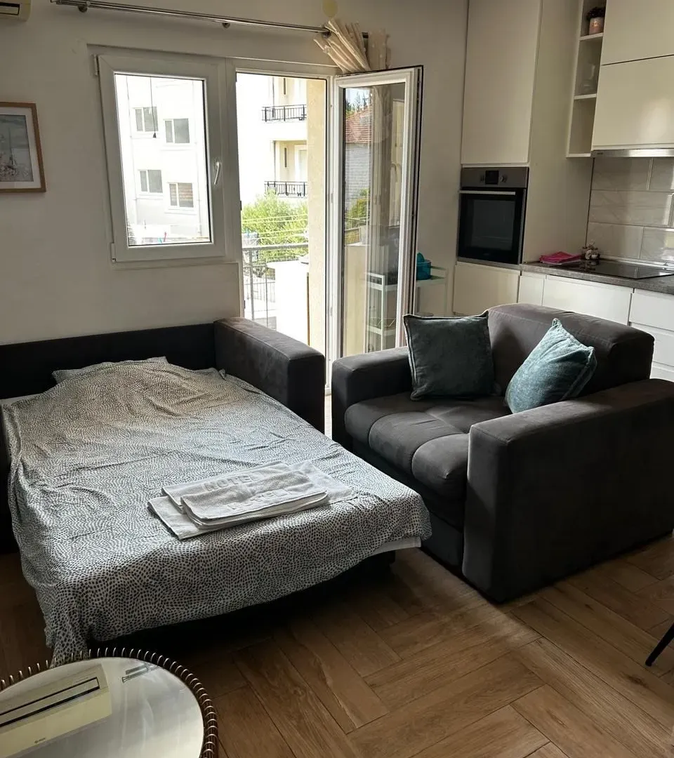 Rent, one bedroom apartment, 55m², Kalimanj, Tivat