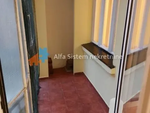 Izdavanje, trosoban stan, 70m², Stari Grad, Beograd - image 7