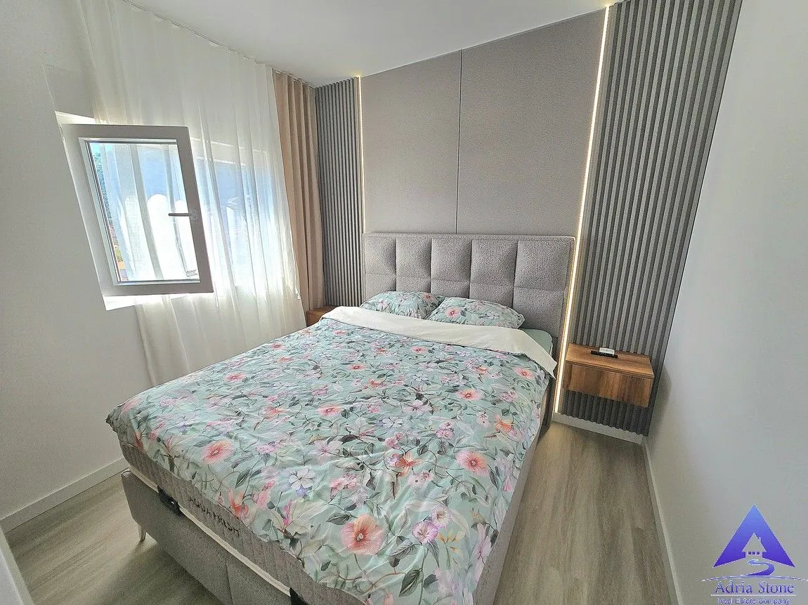 Prodaja, dvosoban stan, 63m², Lazi, Budva