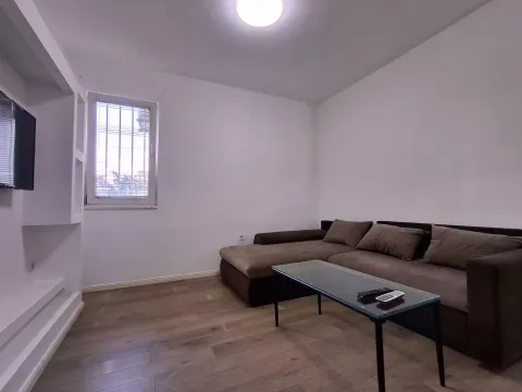 Izdavanje, stan, 68m², Stari Aerodrom, Podgorica - image 2