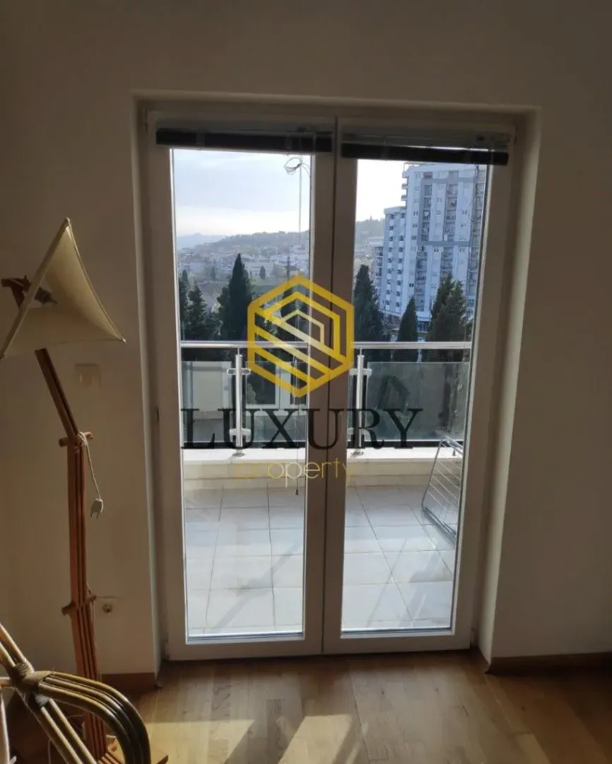 Izdavanje, trosoban stan, 95m², Zagorič, Podgorica