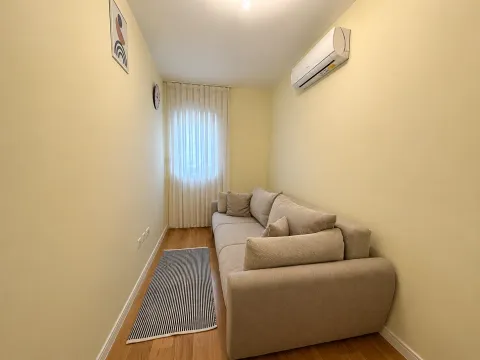 Rent, three bedroom apartment, 95m², City Kvart, Podgorica - image 8