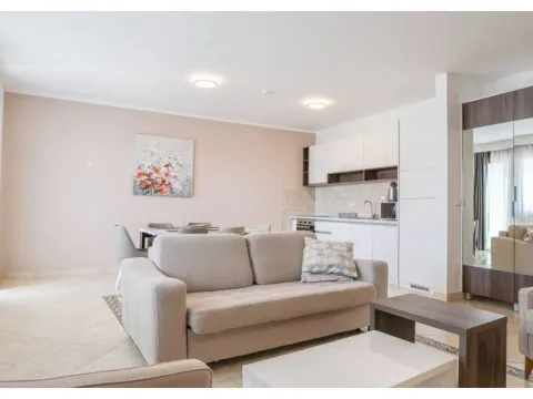 Rent, one bedroom apartment, 90m², Bečići, Budva - image 9