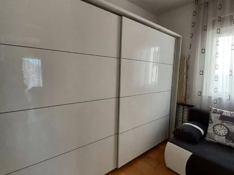 Izdavanje, trosoban stan, 103m², Centar, Budva - image 2