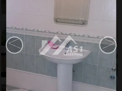 Izdavanje, poslovni prostor, 260m², Centar, Novi Sad