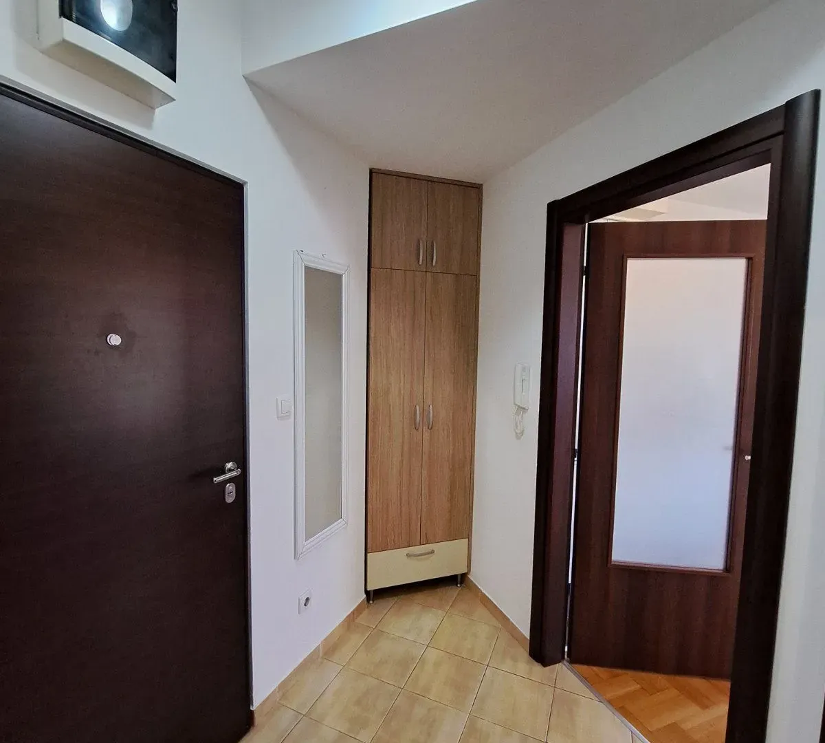 Rent, one bedroom apartment, 43m², Stari Aerodrom, Podgorica