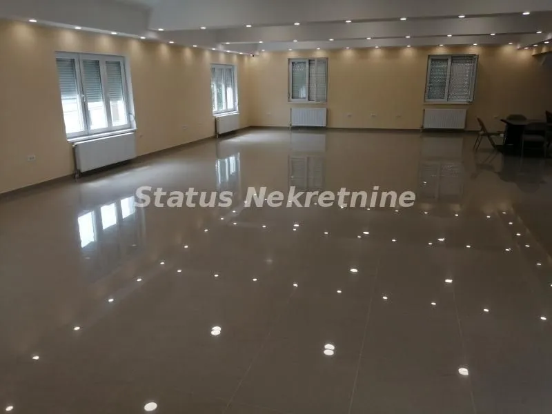 Izdavanje, poslovni prostor, 300m², Kać, Novi Sad Sve Podlokacije
