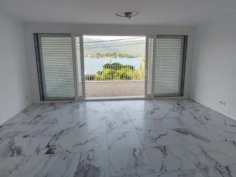 Prodaja, stan, 100m², Tivat, Crna Gora - image 2