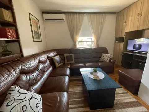 Prodaja, dvosoban stan, 42m², Centar, Podgorica - image 1