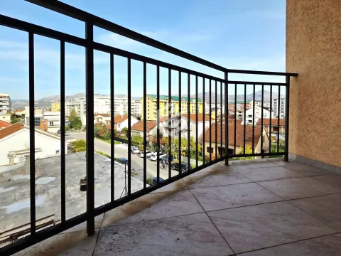 Sale, two bedroom apartment, 76m², Stari Aerodrom, Podgorica - image 7