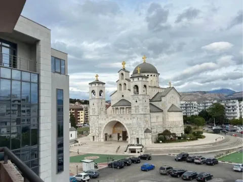 Izdavanje, jednosoban stan, 43m², Preko Morače, Podgorica