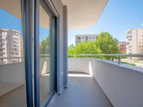 Prodaja, dvosoban stan, 65m², Centar, Bar - image 16