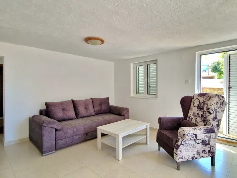 Prodaja, kuća, 150m², Blizikuće, Budva - image 4