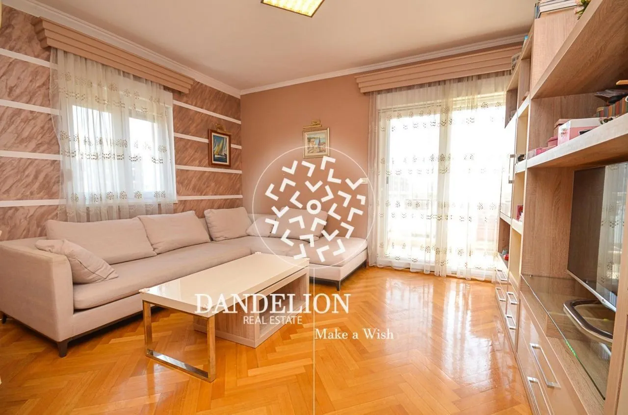 Izdavanje, dvosoban stan, 88m², City Kvart, Podgorica