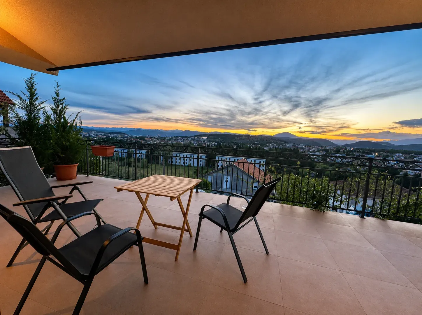 Rent, house, 256m², Masline, Podgorica